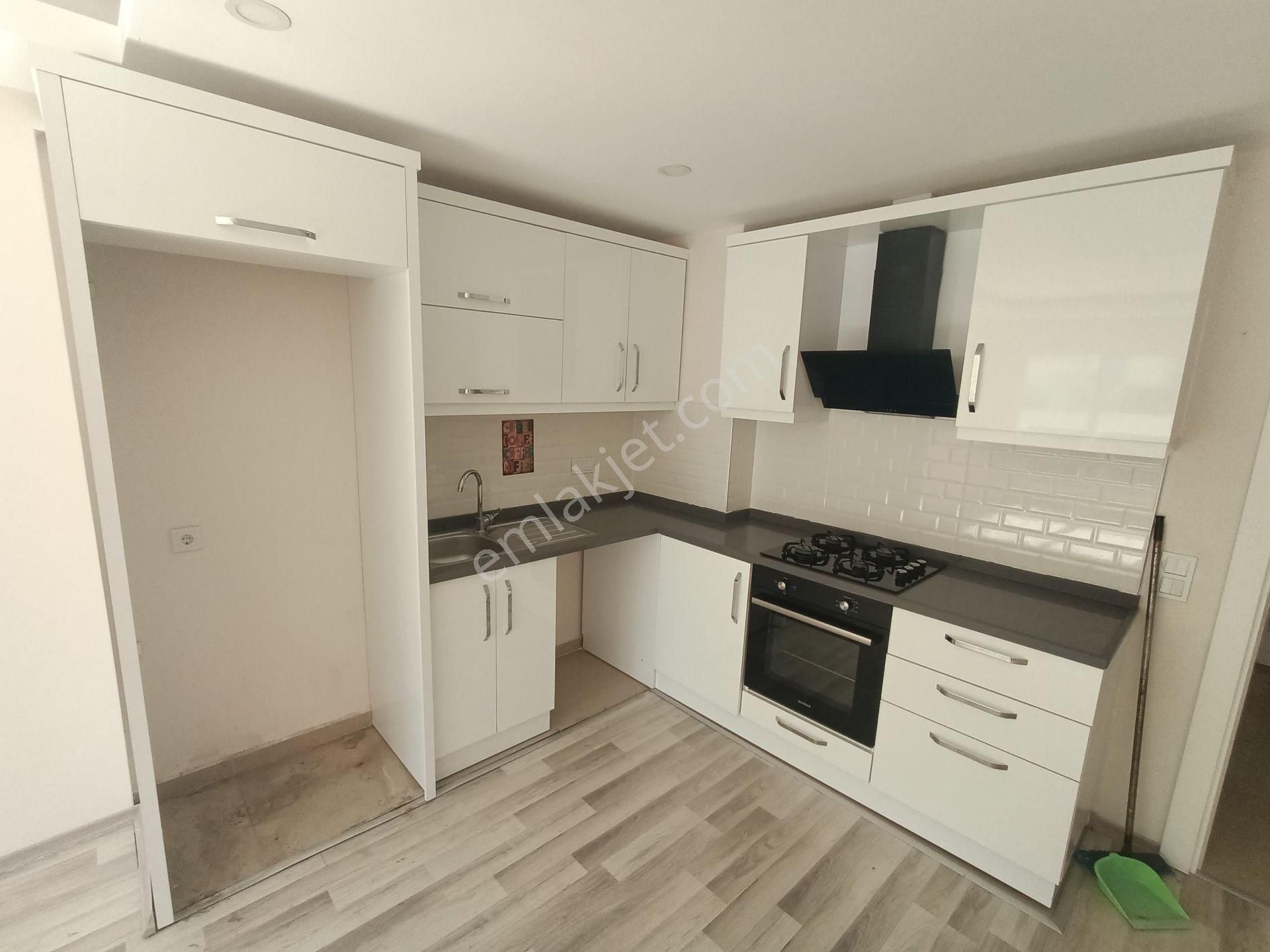 Sarısu'da Havuzlu-güvenlikli Sitede 2+1 Amerikan Mutfaklı Kiralık Daire