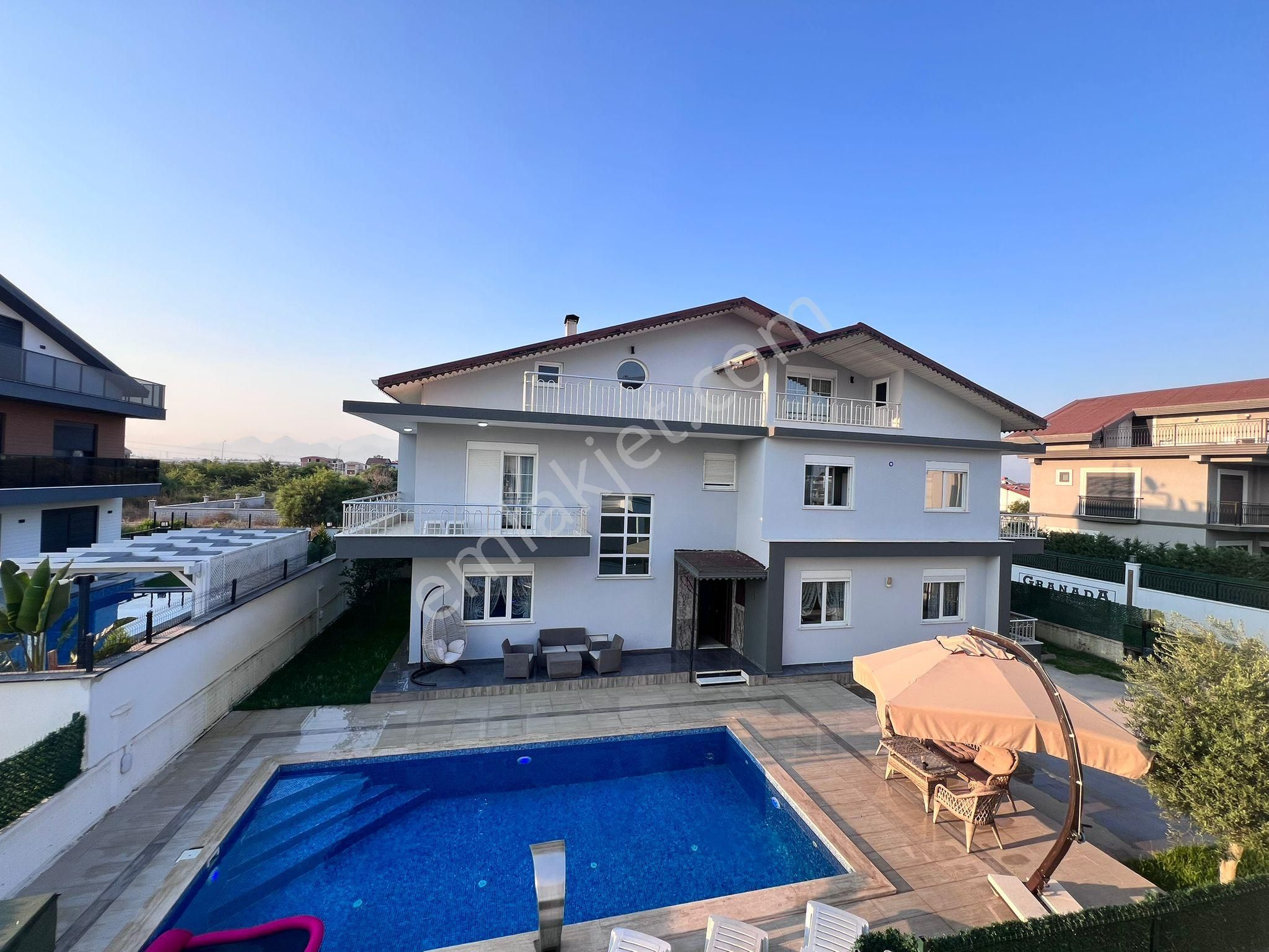 Antalya Belek'te Müstakil 6+1 Satılık Villa - Görsel 2