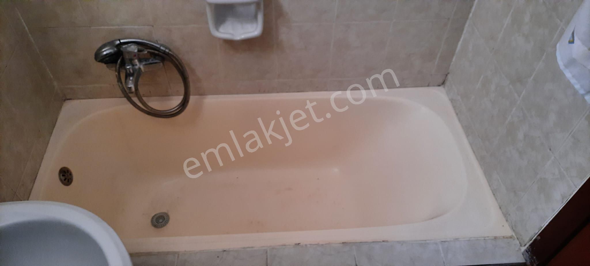 Sarıgazi İnönü Mhd Kiralık Giriş Katı Eşyalı 2+1 Daire