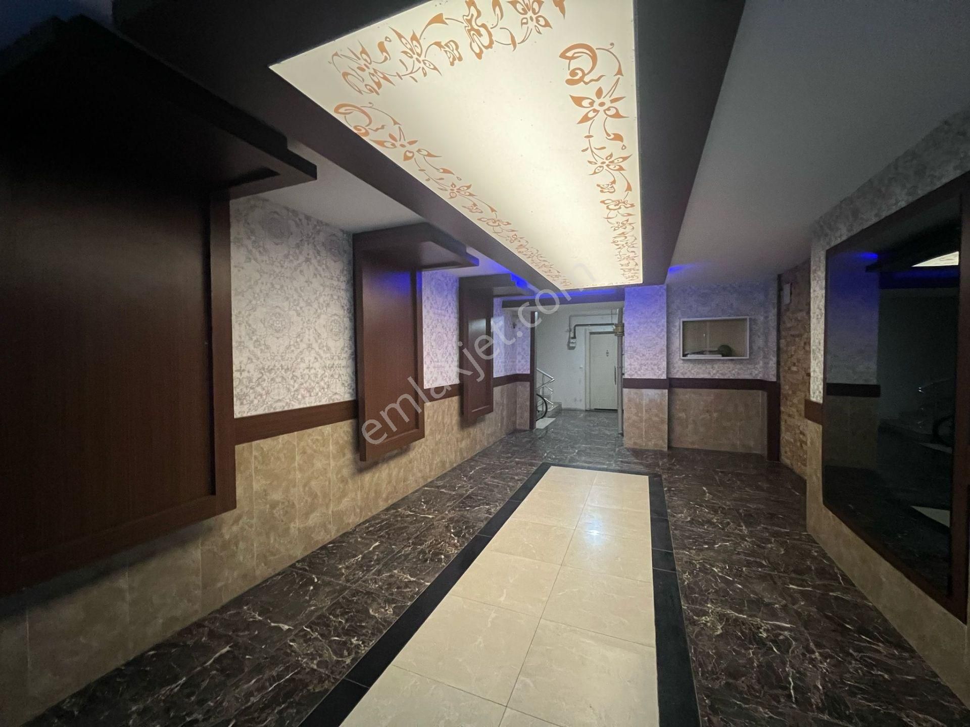 Huzur Evlerinde Site İçi 4+1 Ç.banyo Kombili Ful+ful Extralı Lüx