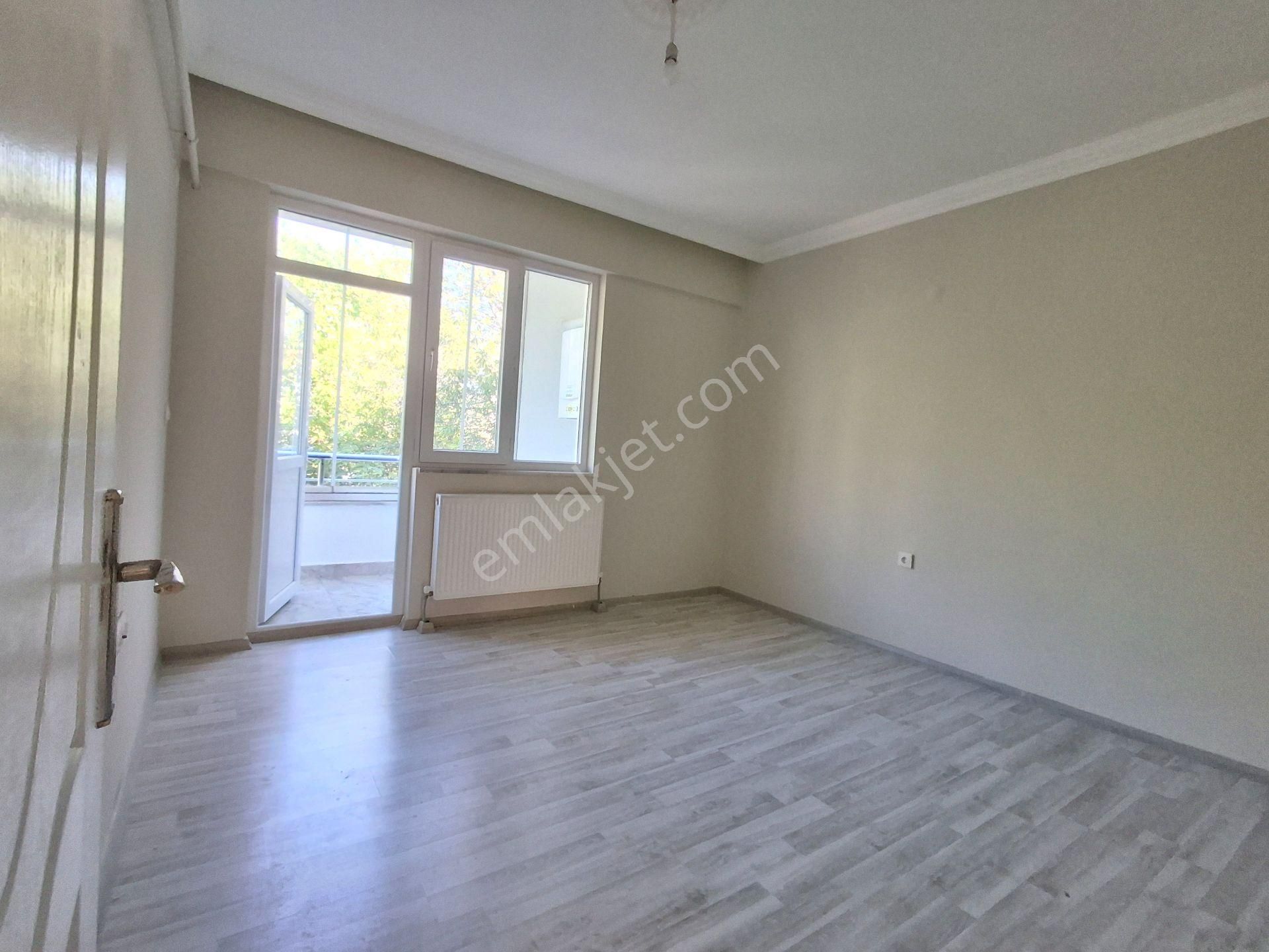 Klass Emlaktan Merzifonda Şehir Merkezinde Satılık 2+0 Daire