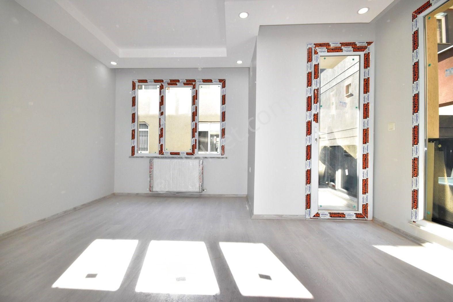 Ferit Selim Paşa Migros Civarı 3 Yıllık Binada 2+1 Satılık Daire