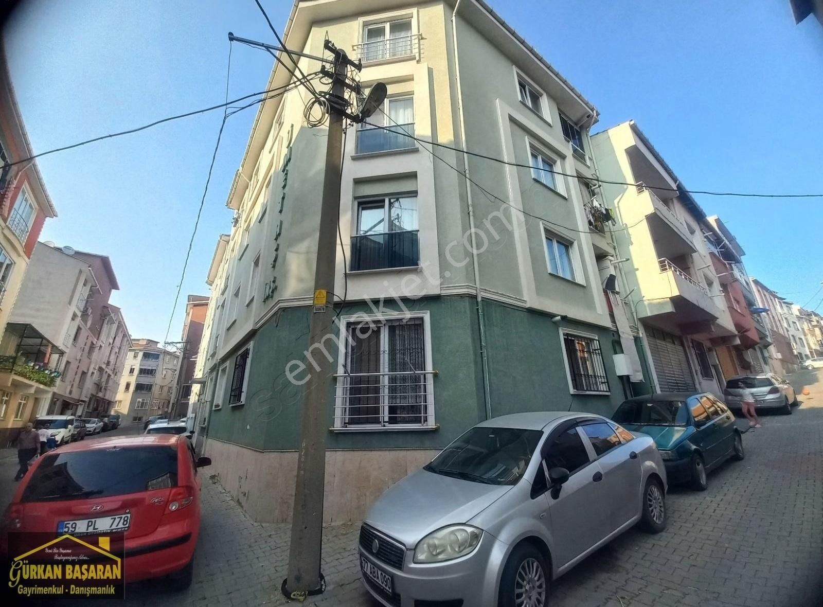 Köşe Başı Satılık 1+1 Daire