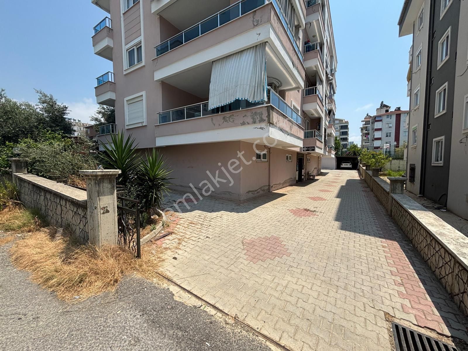 Konaklı Merkez 2+1 130m2