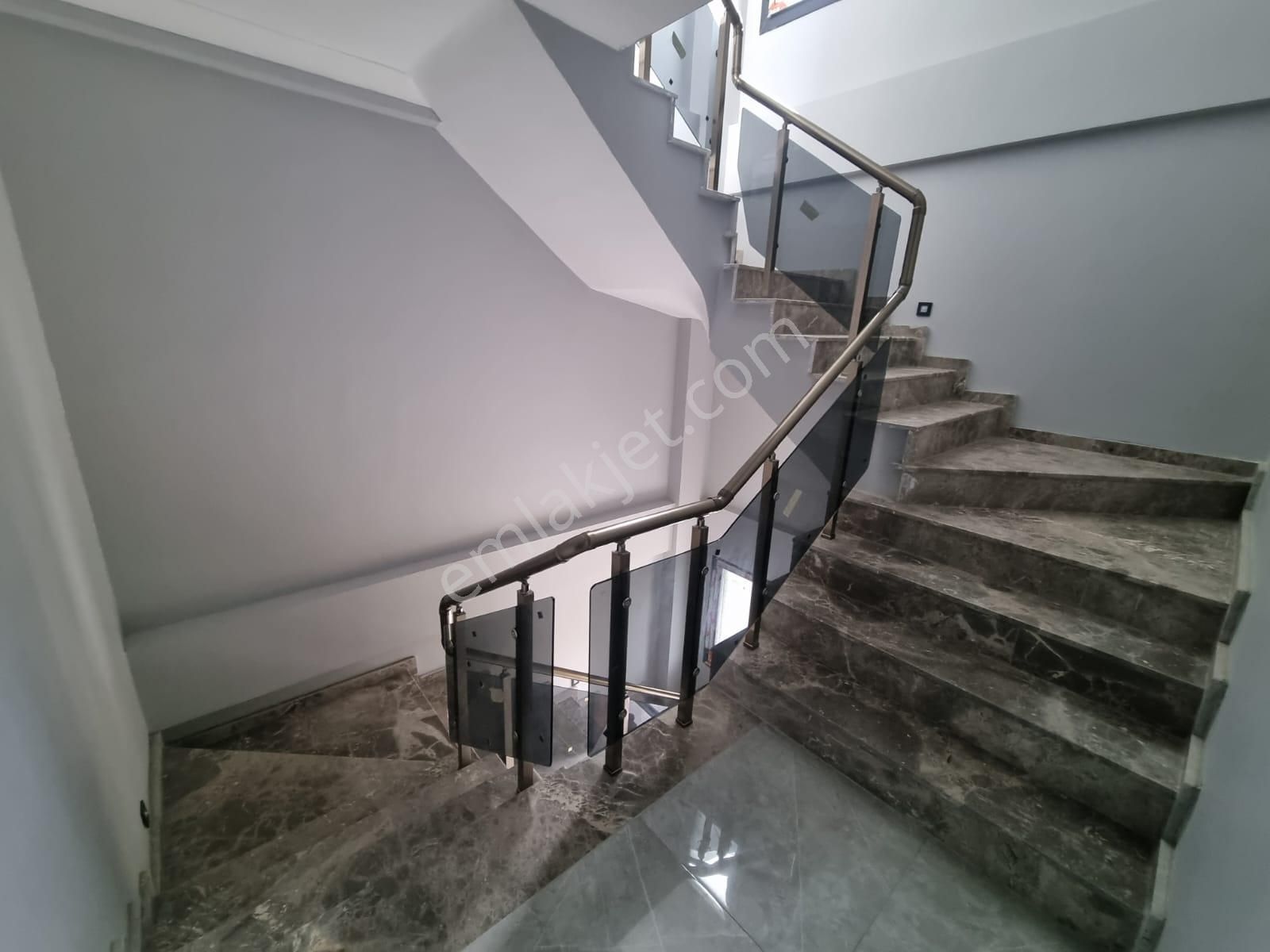 Irmaksudan Güre De Havuzlu Şehir Stresinden Uzak 4+2 Lüks Villa - Görsel 17