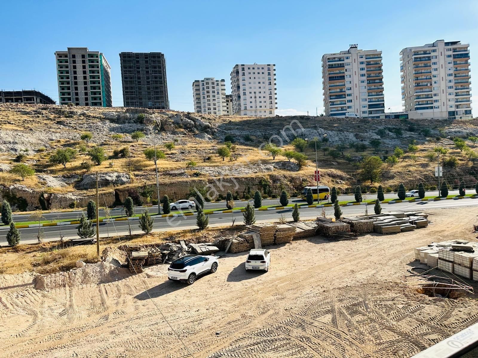 Dinç Emlaktan Satılık Sıfır 3+1 Daire Ön Cephe - Görsel 24