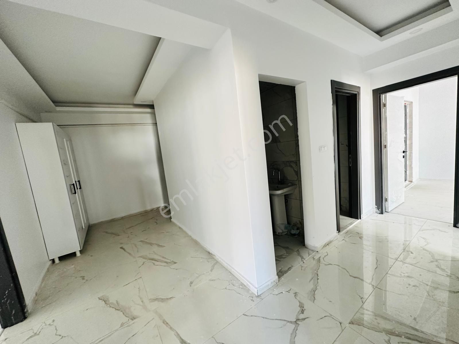 Dinç Emlaktan Satılık Sıfır 3+1 Daire Ön Cephe - Görsel 17