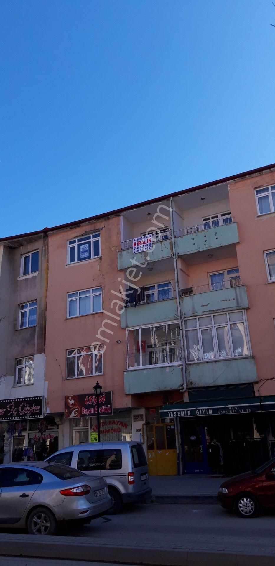 Yakamoz Emlak'tan Yeni Camii Mah. Kiralık Daire