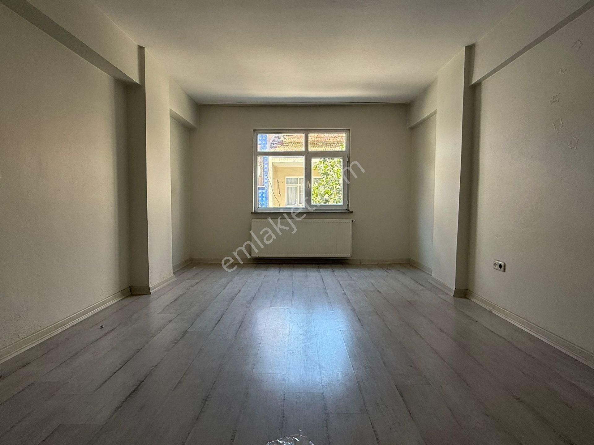 Bağcılar Güneşli Mahallesii Kiralık 2+1 Daire Kapalı Otoparklı