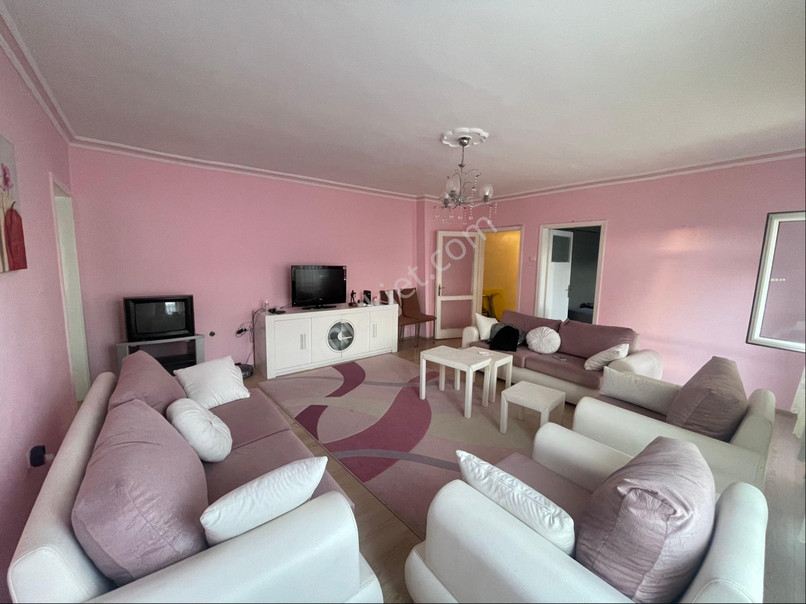 Kalabada Full Eşyalı Metroya Ve Belediyeye Yürüme Mesafesinde 3+1 Kiralık Daire