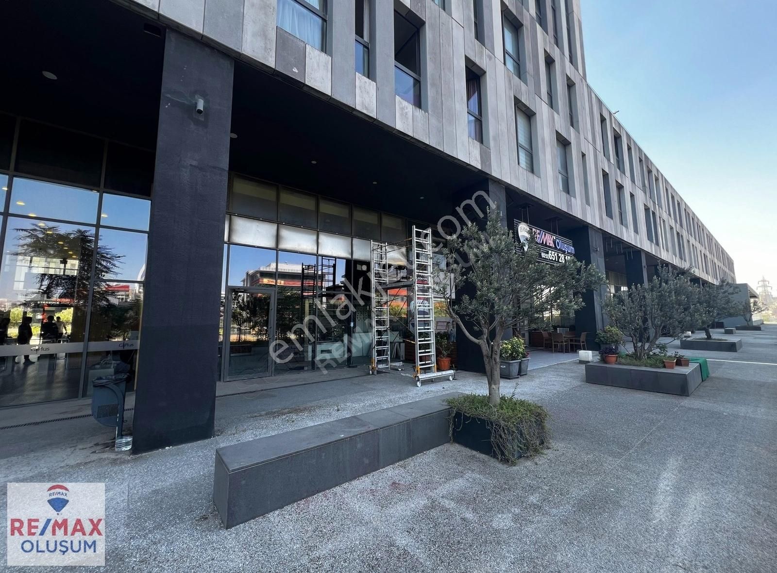 Güneşli Basın Ekspres G Plus Residence'ta Kiralık Dükkan