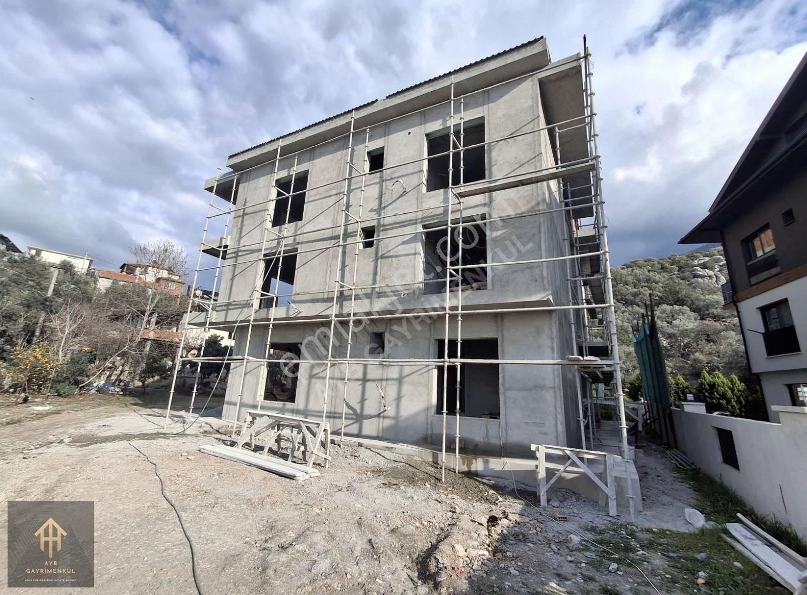 Ayb Gayrimenkulden Patlangıç Mahallesinde 4+1 Satılık Daire