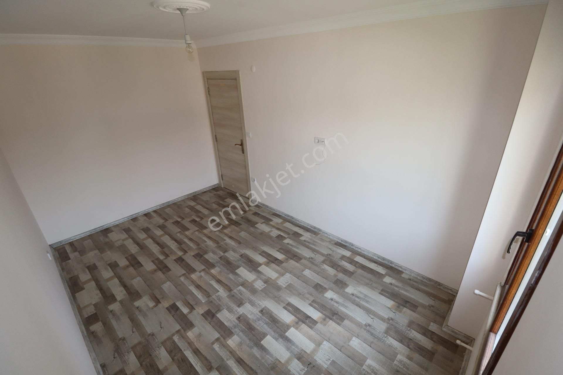 Mahmut İşler'den Havuzlu Denize 50 Metre Satılık 2+1 Geniş Daire - Görsel 30