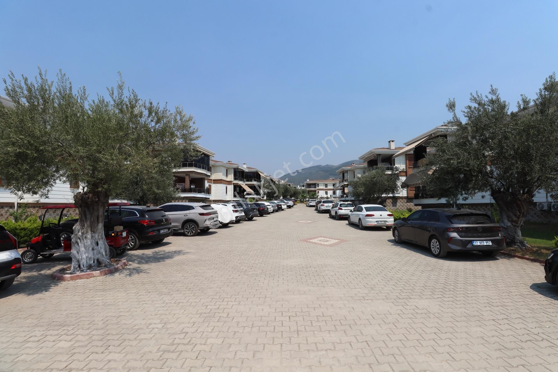 Mahmut İşler'den Havuzlu Denize 50 Metre Satılık 2+1 Geniş Daire - Görsel 5