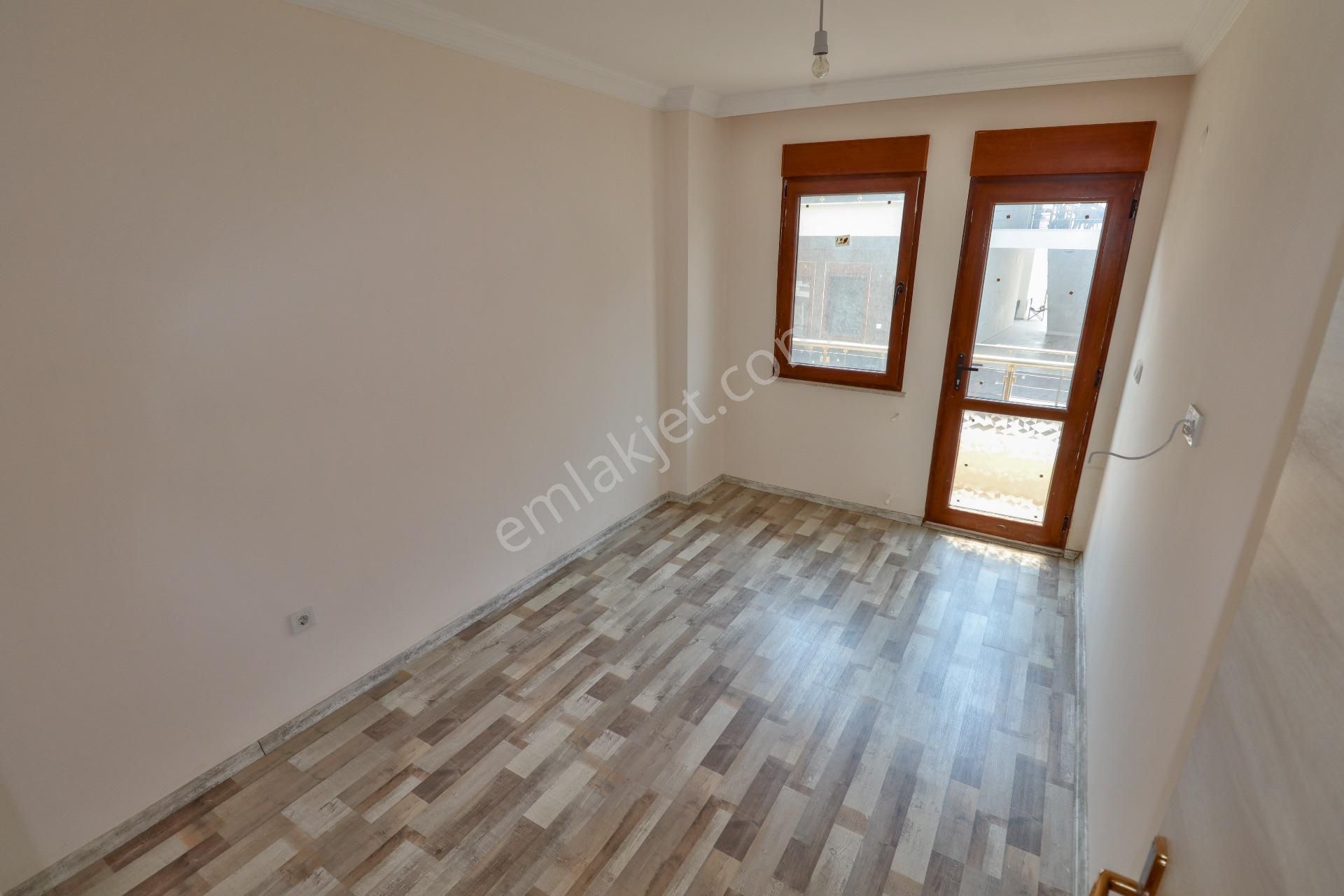 Mahmut İşler'den Havuzlu Denize 50 Metre Satılık 2+1 Geniş Daire - Görsel 22