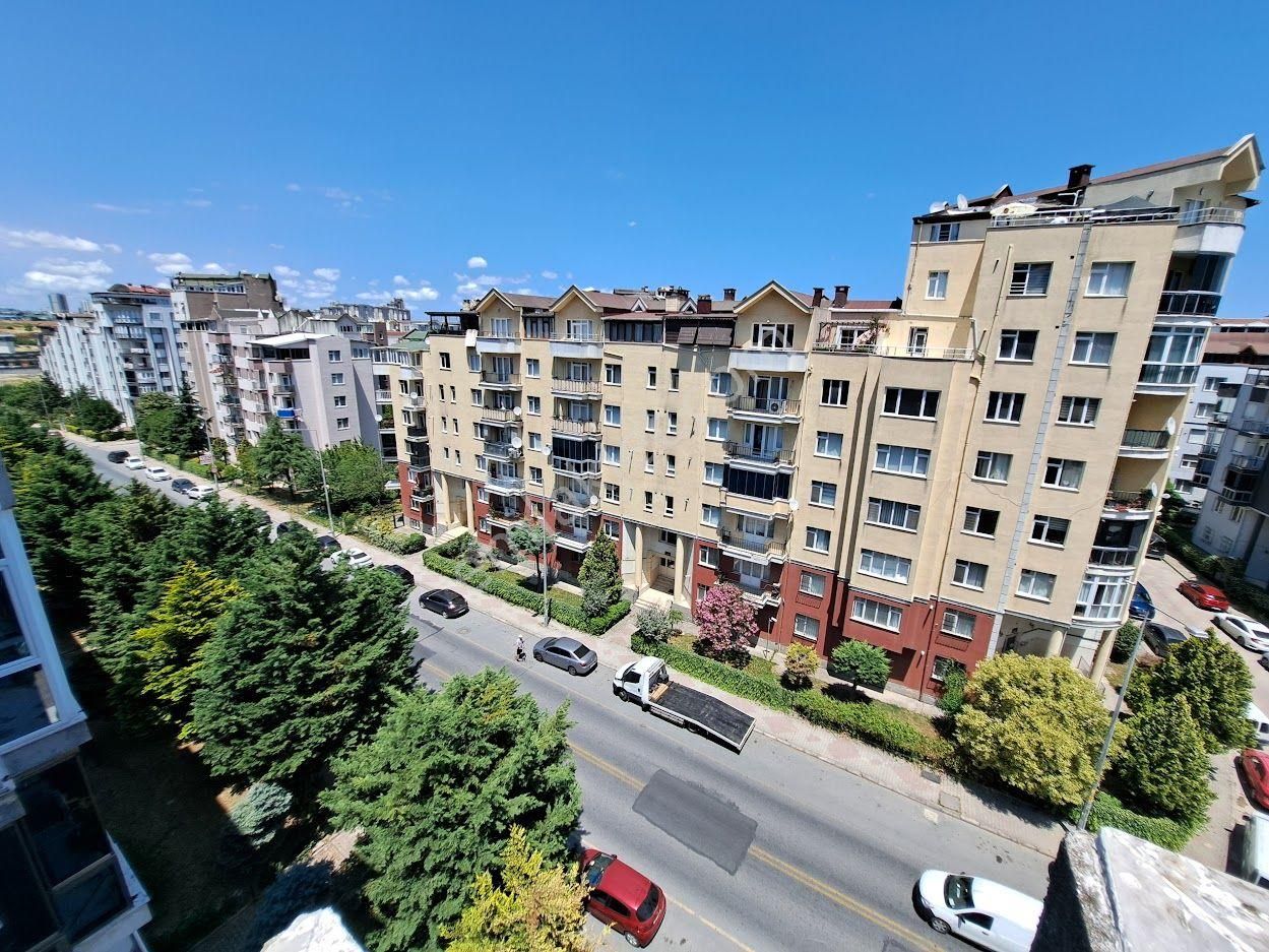 Polat Emlak'dan...cadde Üzeri - Teraslı - 3+1 Satılık Daire
