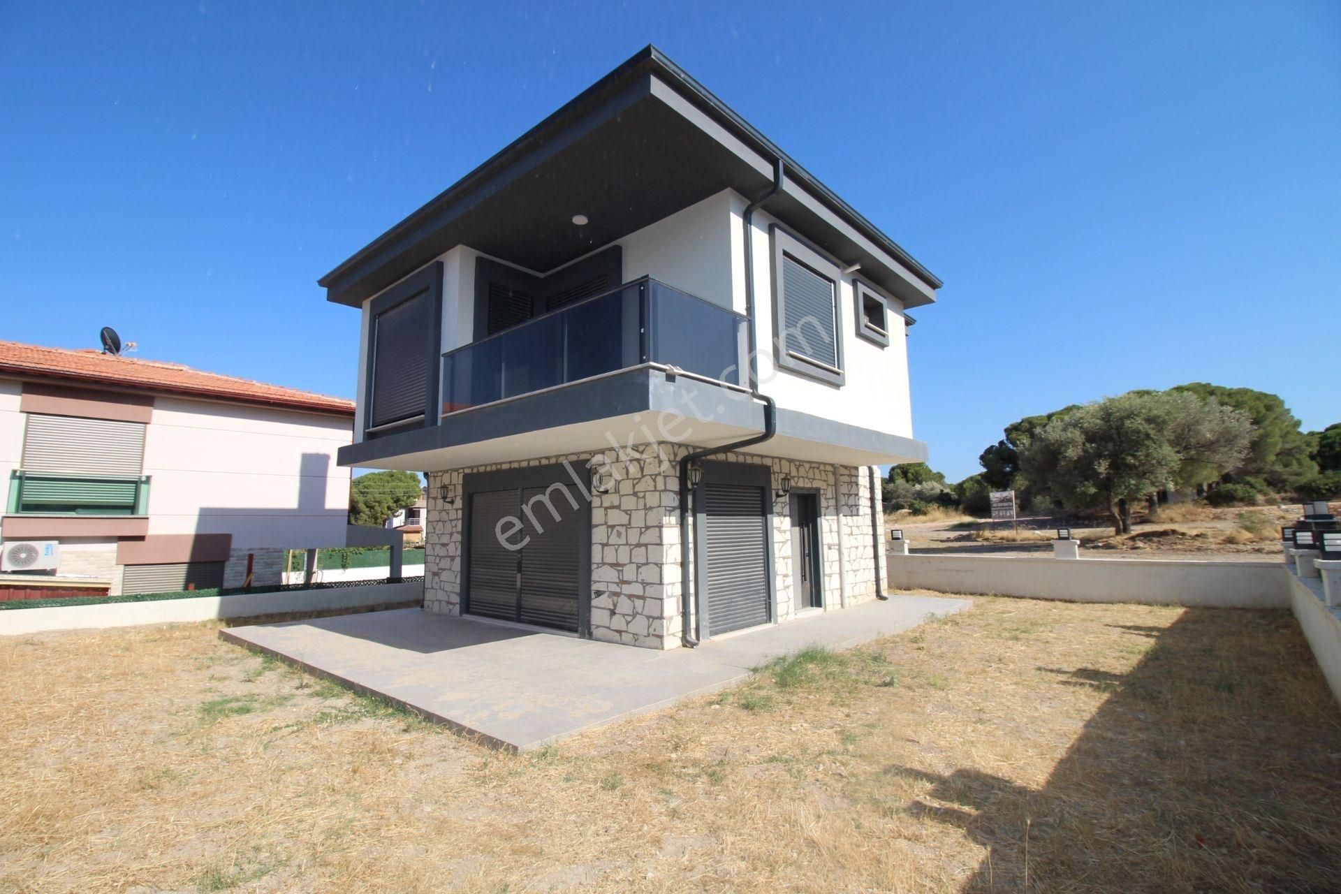 Mordoğan Çamlık Mevkiinde Tam Müstakil Satılık Villa