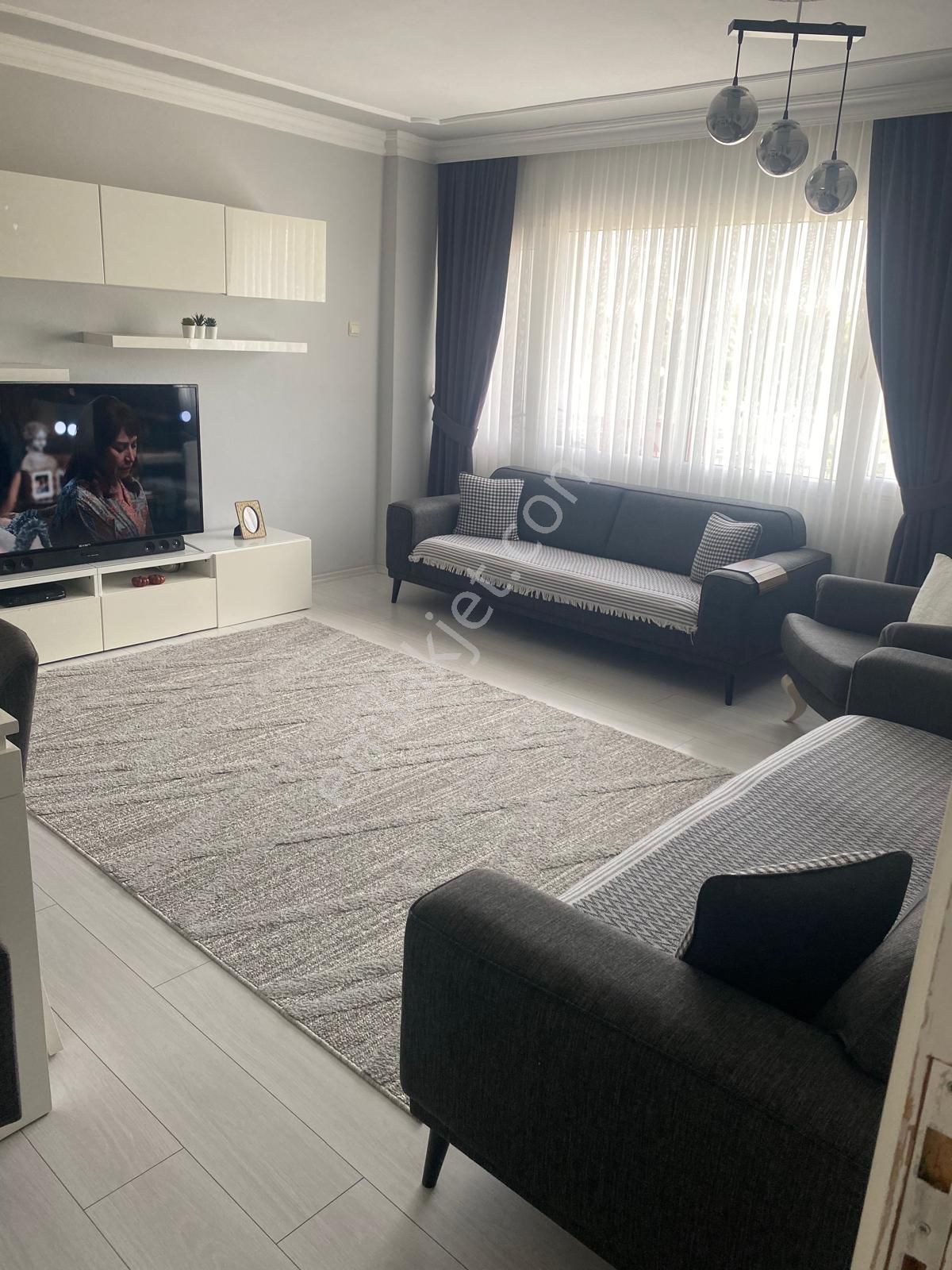 Bayraklı Manavkuyuda Acil Satılık 3+1 Daire
