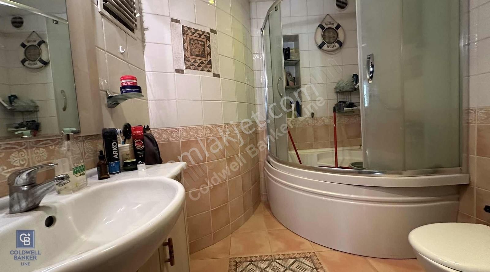 Alsancak Şair Eşref Bulvarında Lüks Eşyalı Kiralık Daire
