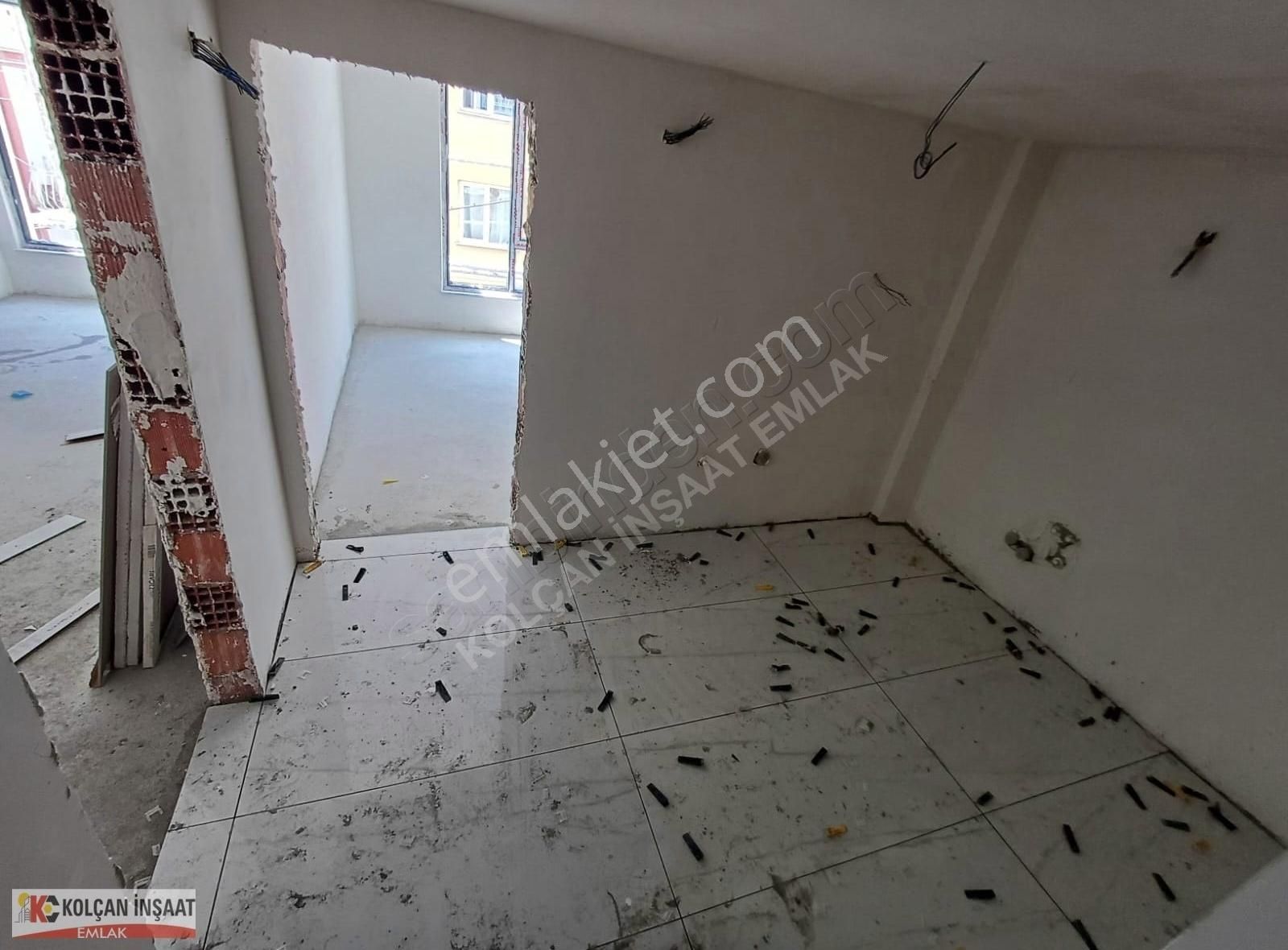 Kolçan Emlak'tan Şehir Hast Yakını Sıfır 4+1 Satılık Lüks Daire