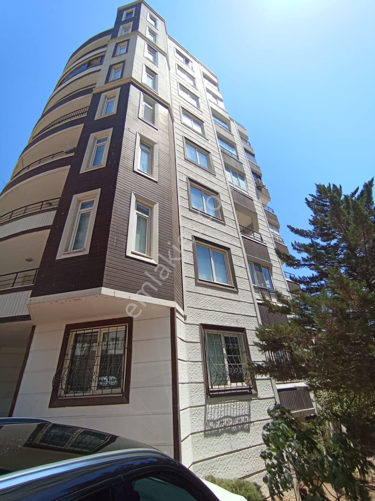 Satılık 3+1 Yüksek Giriş Geniş Daire