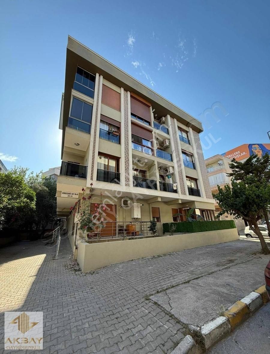 Akbay Gayrimenkul'den 7 Yıllık Binada Açık Otoparklı 2+1 Daire