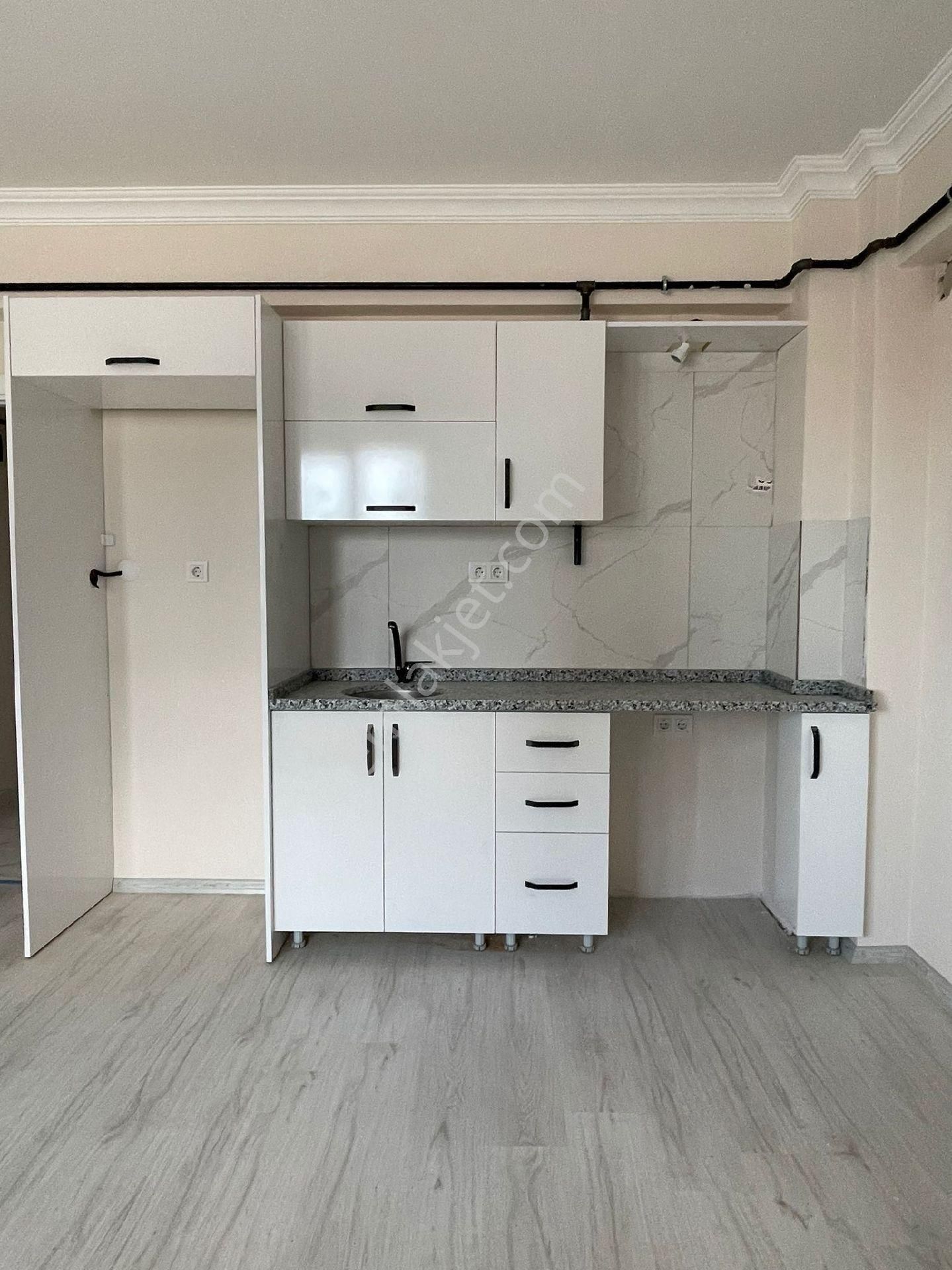 Kaya Gayrimenkul Den Edirne Merkede 1+1 . Satılık Daire