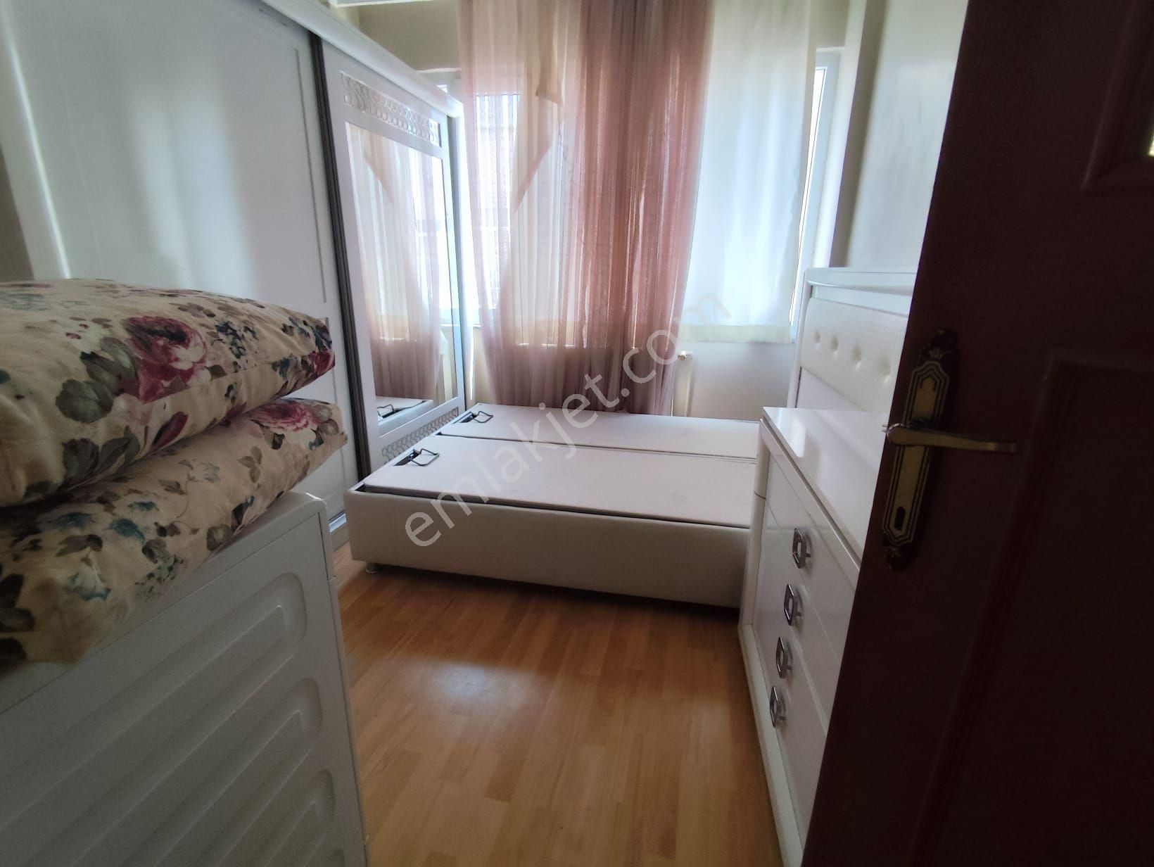 Kocamustafapaşa Silivrikapi Yeniçeşme Sok Kat 1 Eşyalı Kiralık Daire
