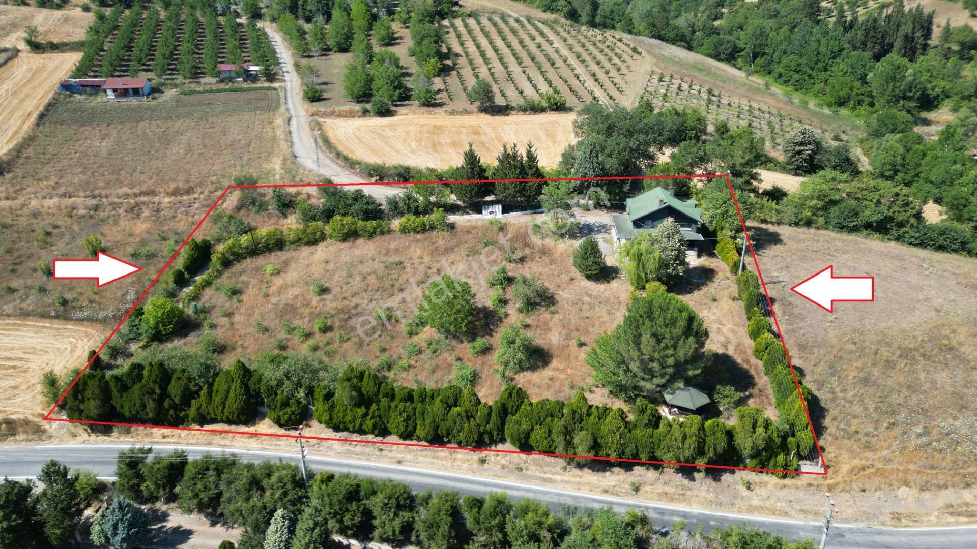 Kocaeli Karamürsel Yalakdere 4886 M2 Bahçe İçinde Satılık Müstakil Ev