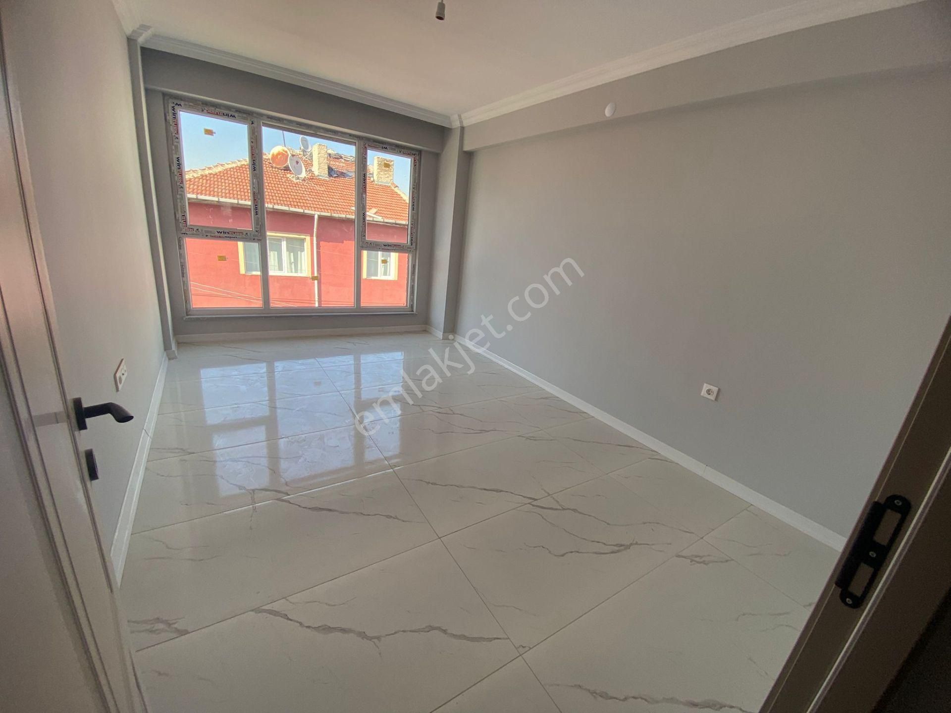 Büyükdere Mh Fırsat Balkonlu Yerden Isıtmalı 2+0 Daire Bk-11