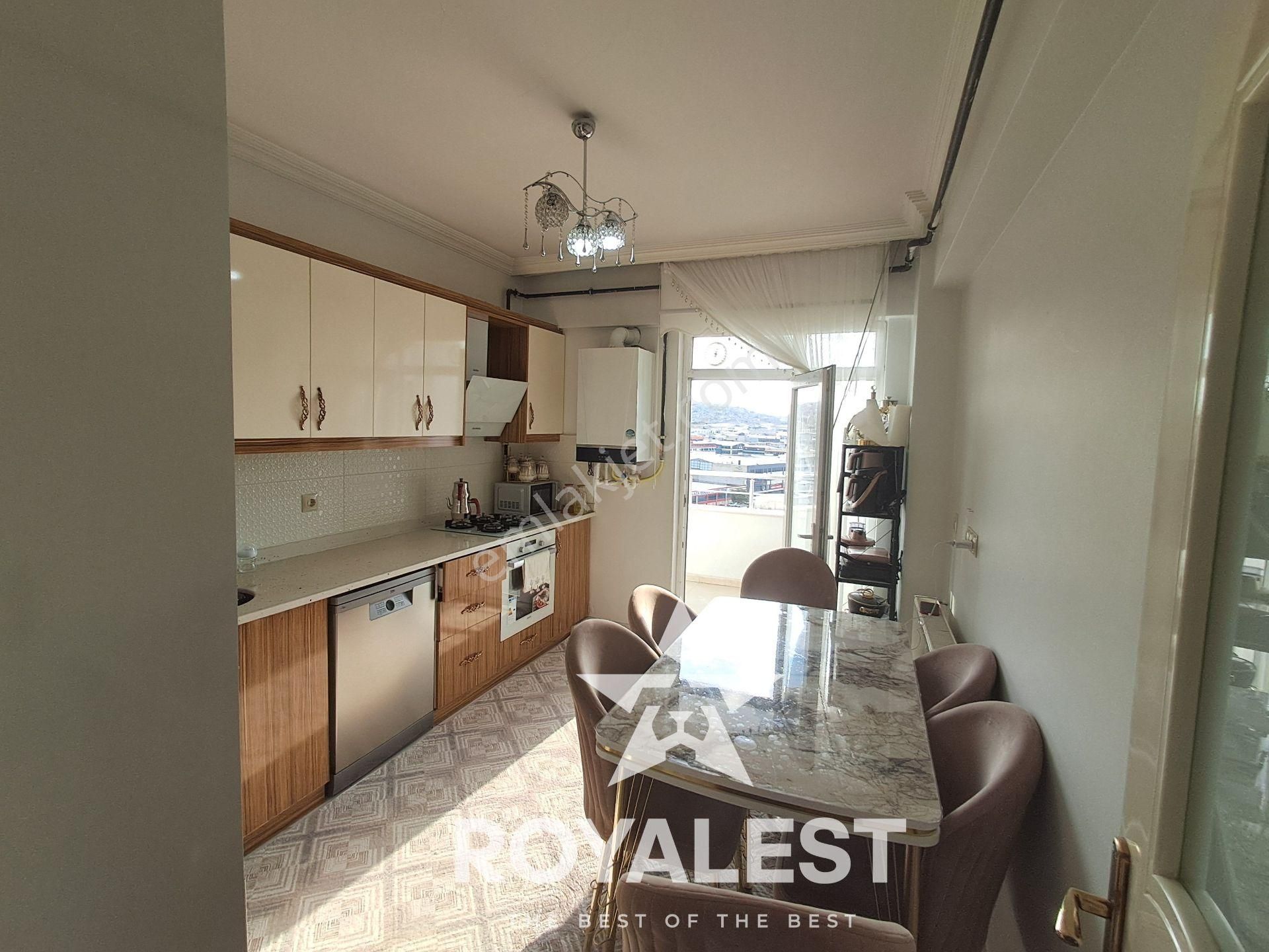 Royalest'ten Geniş Oturumlu Fırsat