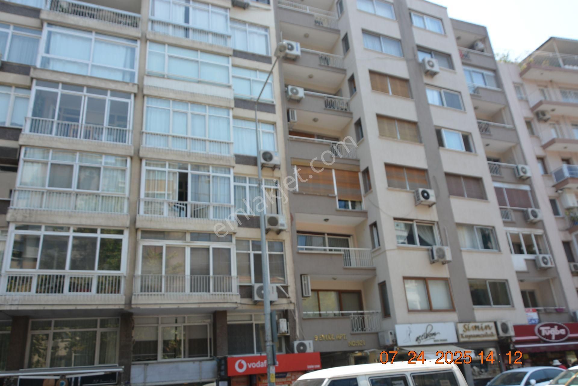 Güzelyalı Mithatpaşa Cd. 4+1 165 M2 Satılık Daire