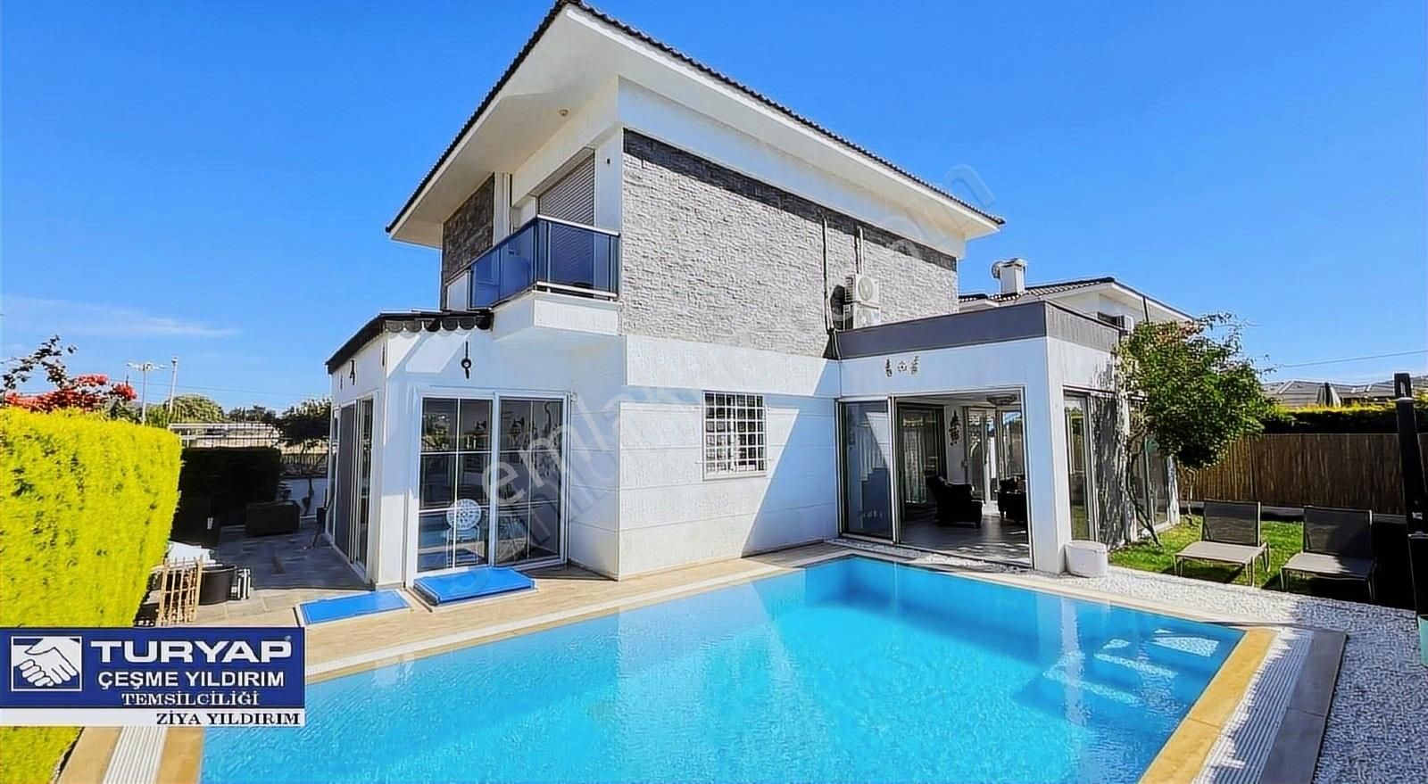 Turyap Çeşme Ilıca Plajına Yakın Şifne'de Havuzlu Müstakil Villa
