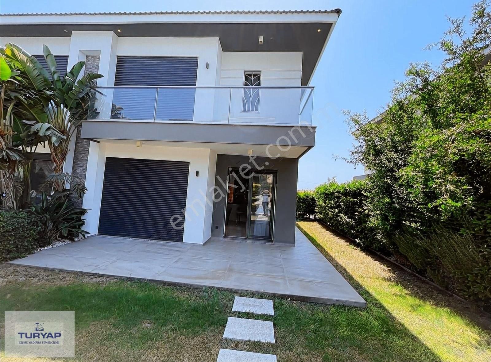 Turyap Çeşme Alaçatı'da Muhteşem Havuzlu Sitede Satılık Villa - Görsel 12