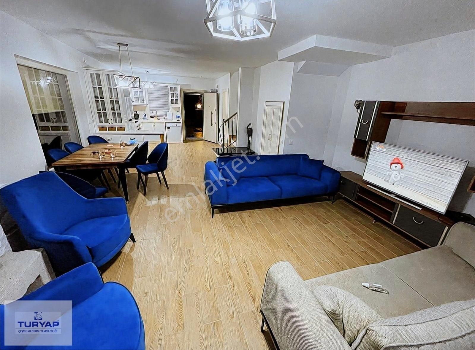 Turyap Çeşme Alaçatı'da Olimpik Havuzlu Sitede Satılık 3+1 Villa - Görsel 24