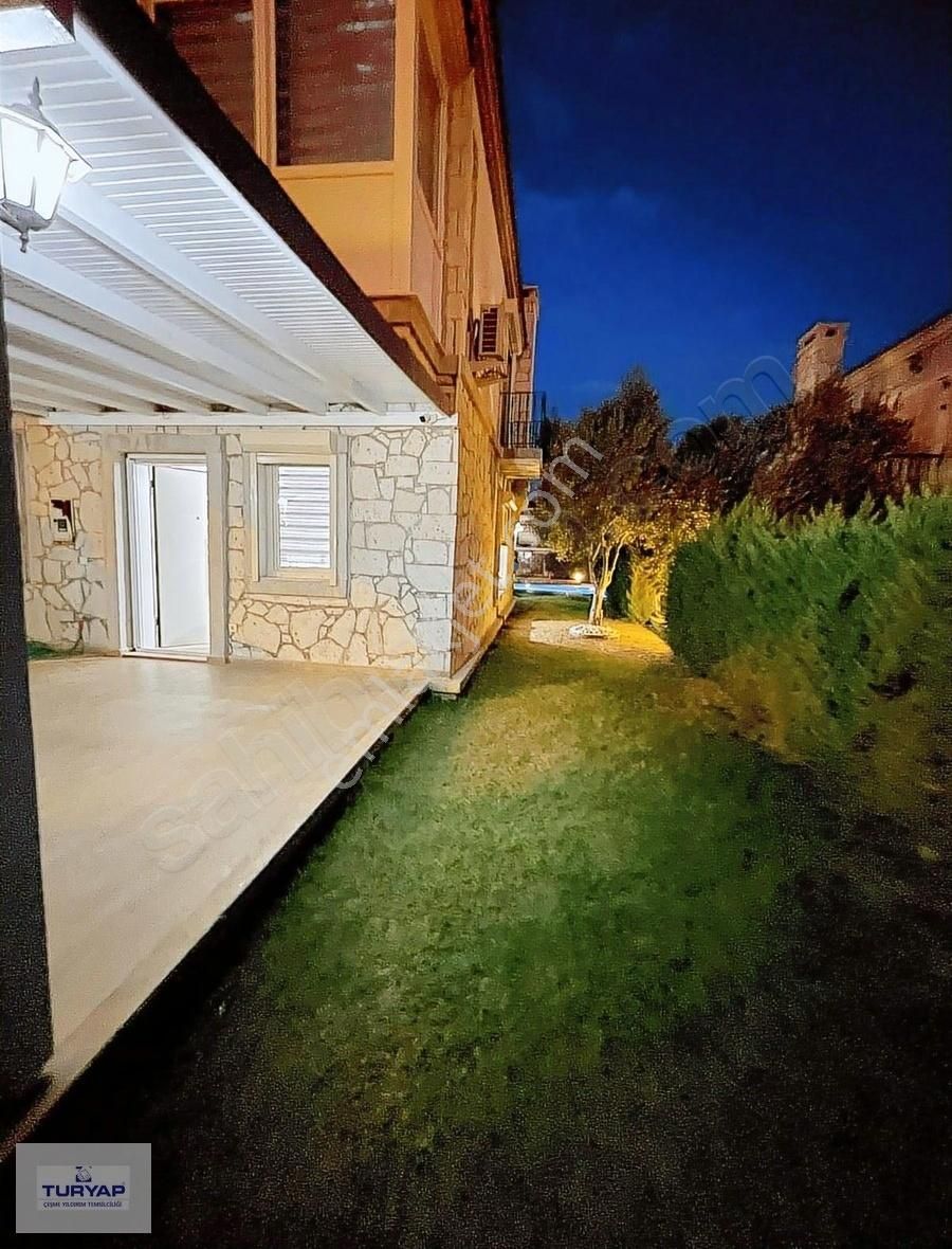 Turyap Çeşme Alaçatı'da Olimpik Havuzlu Sitede Satılık 3+1 Villa - Görsel 2