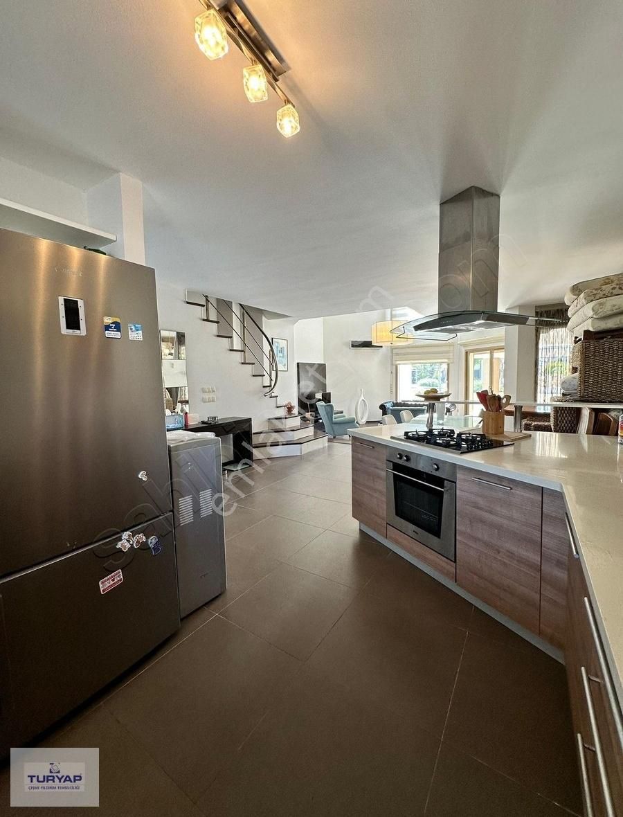 Turyap Çeşme Ilıca Havuzlu Sitede Müstakil Tadında 4+1 Villa - Görsel 6