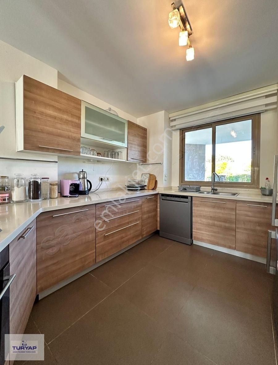 Turyap Çeşme Ilıca Havuzlu Sitede Müstakil Tadında 4+1 Villa - Görsel 4