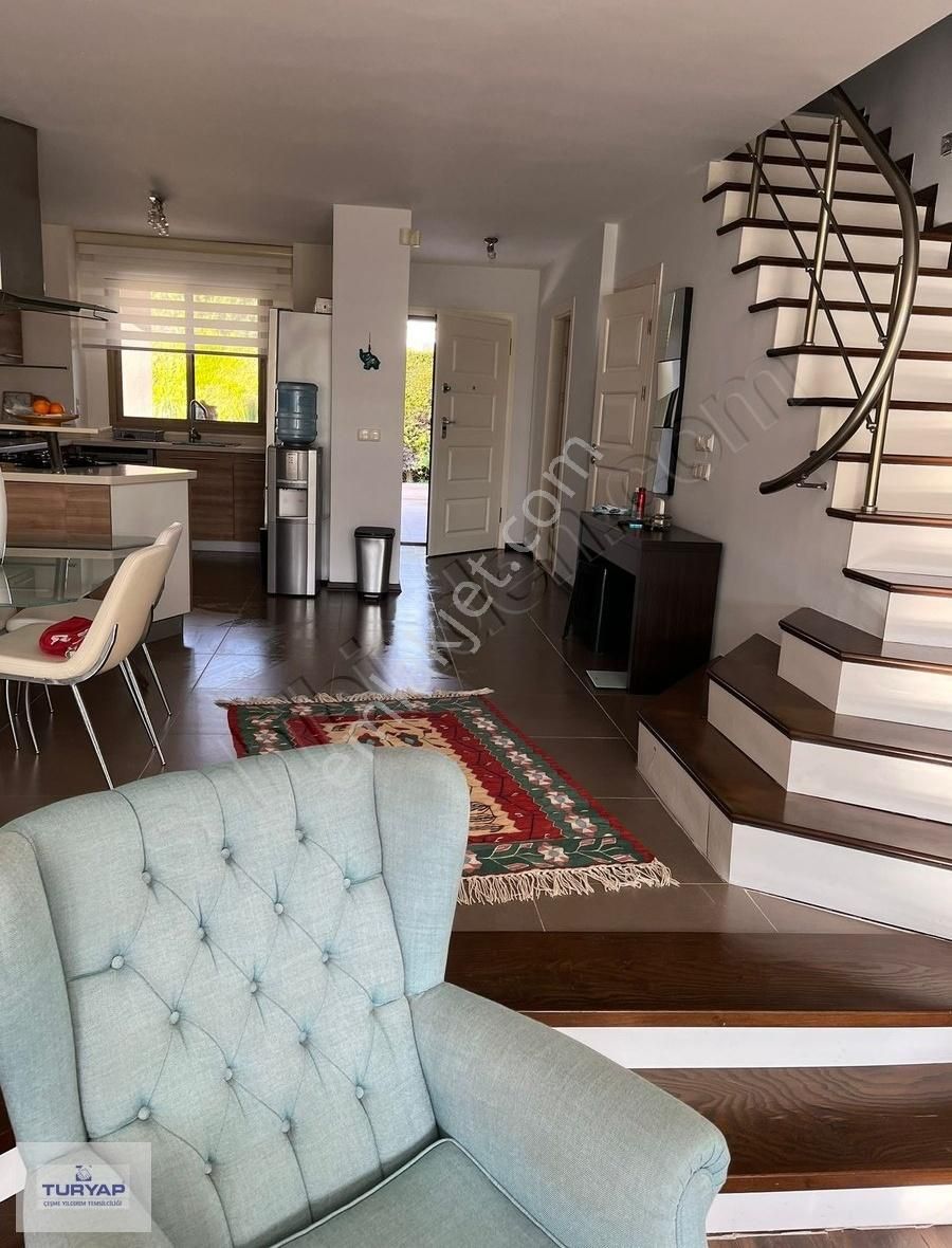 Turyap Çeşme Ilıca Havuzlu Sitede Müstakil Tadında 4+1 Villa - Görsel 12