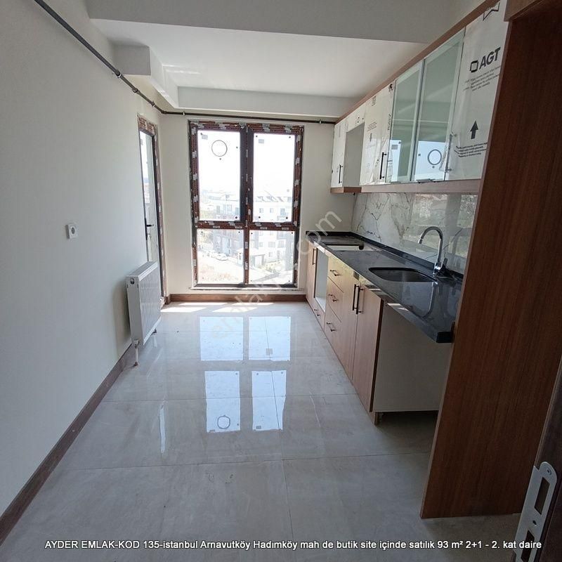 İstanbul Arnavutköy Hadımköy Mah De Butik Site İçinde Satılık 93 M² 2+1 - 2. Kat Daire