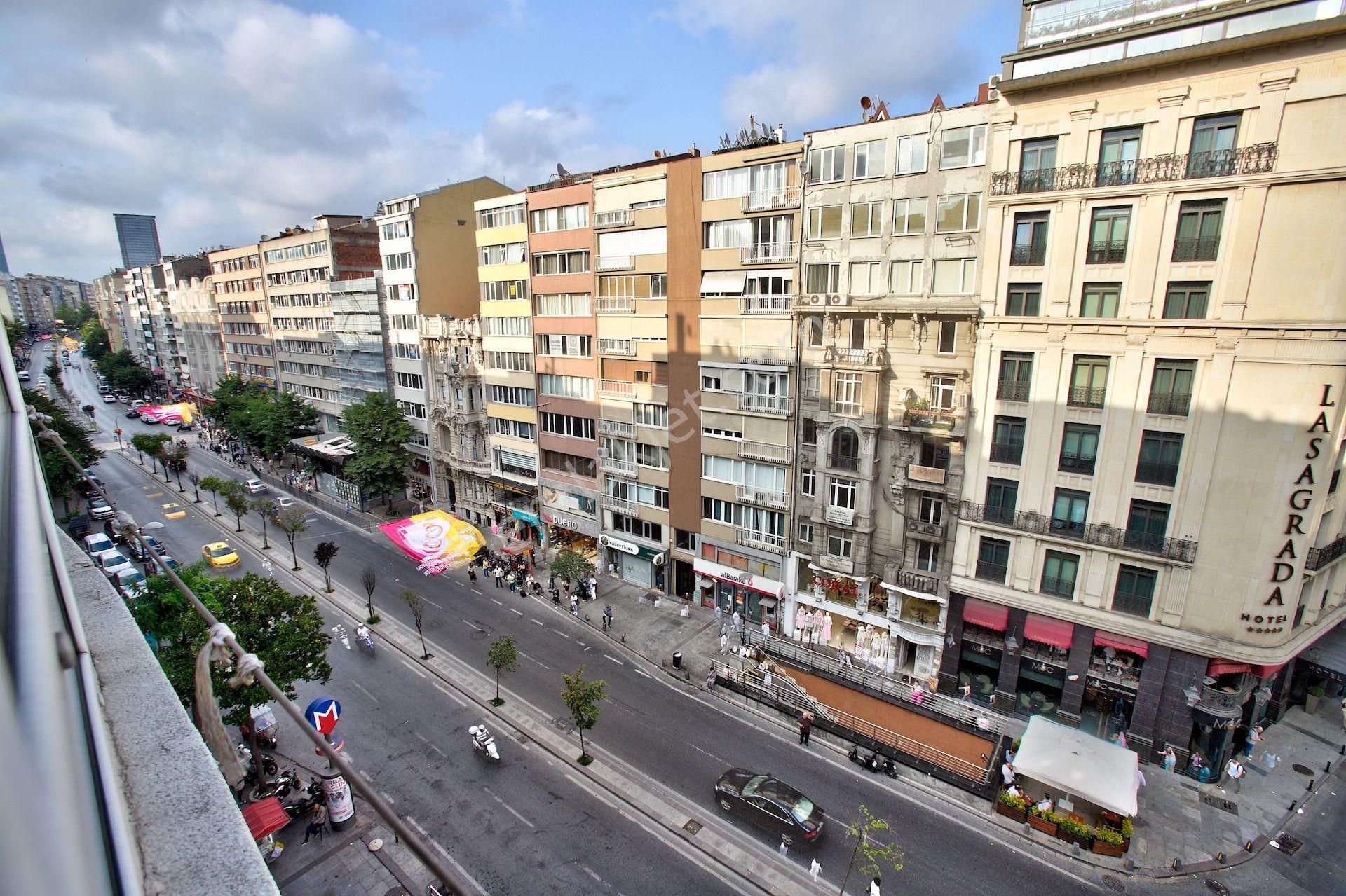 Şişli Halaskargazi Metro Çıkışı Katta Tek Fırsat Satılık Daire