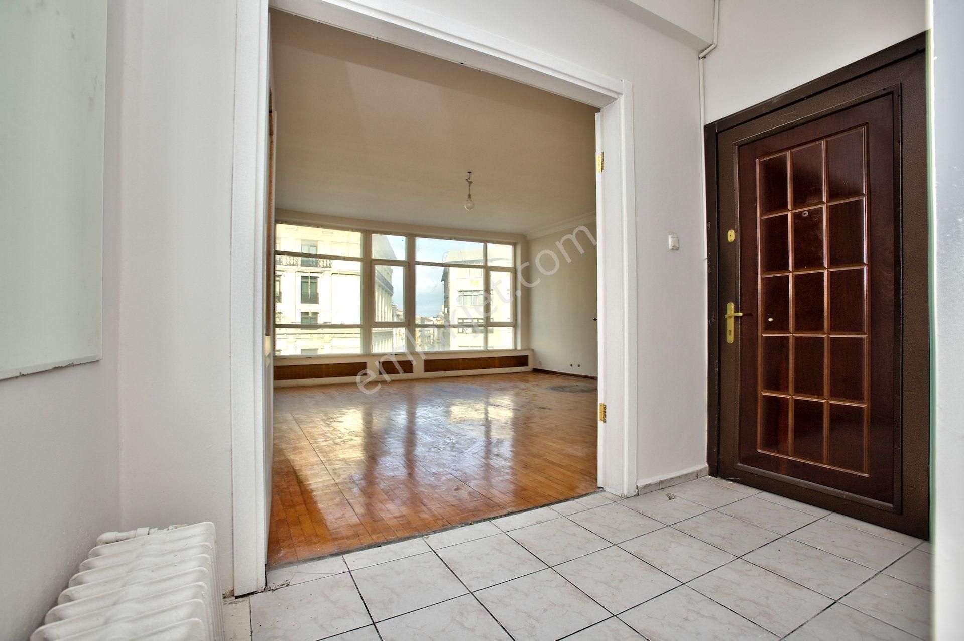 Şişli Halaskargazi Metro Çıkışı Katta Tek Fırsat Satılık Daire - Görsel 14