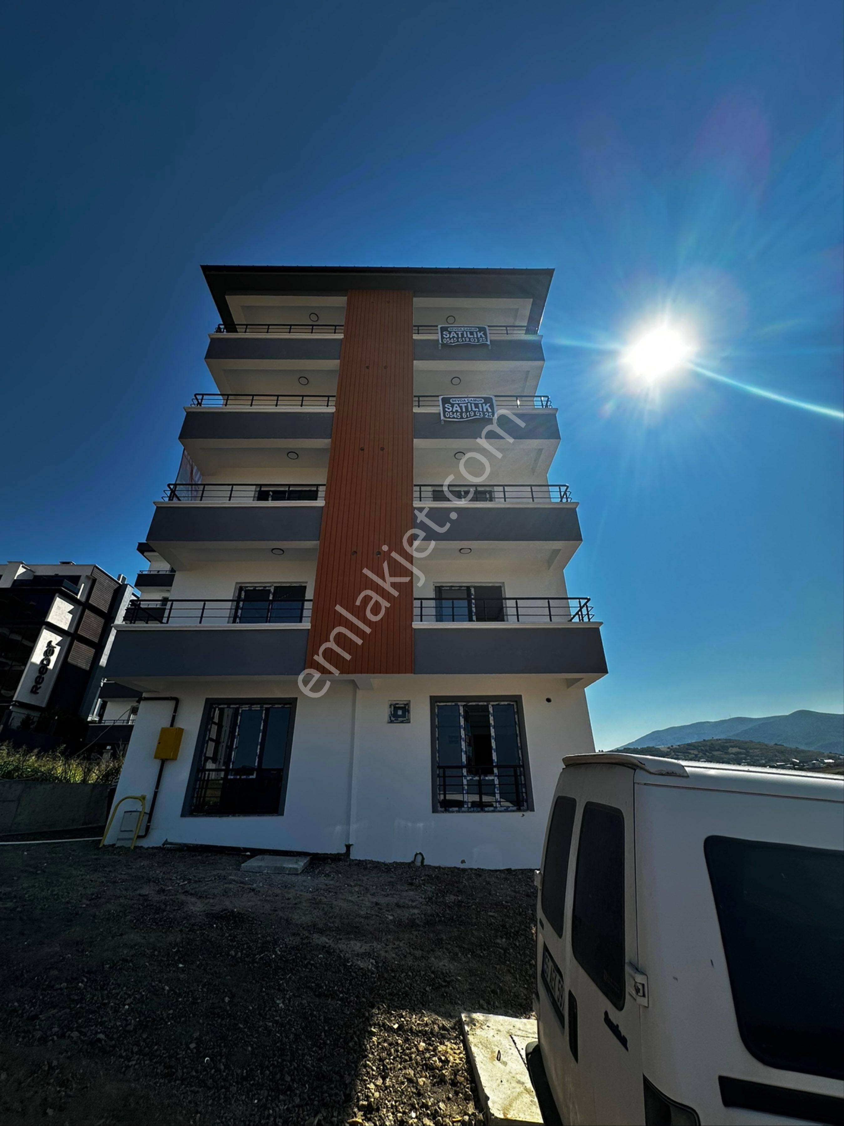 Büyükoyumcada 2+1 Sıfır Satılık Daireler