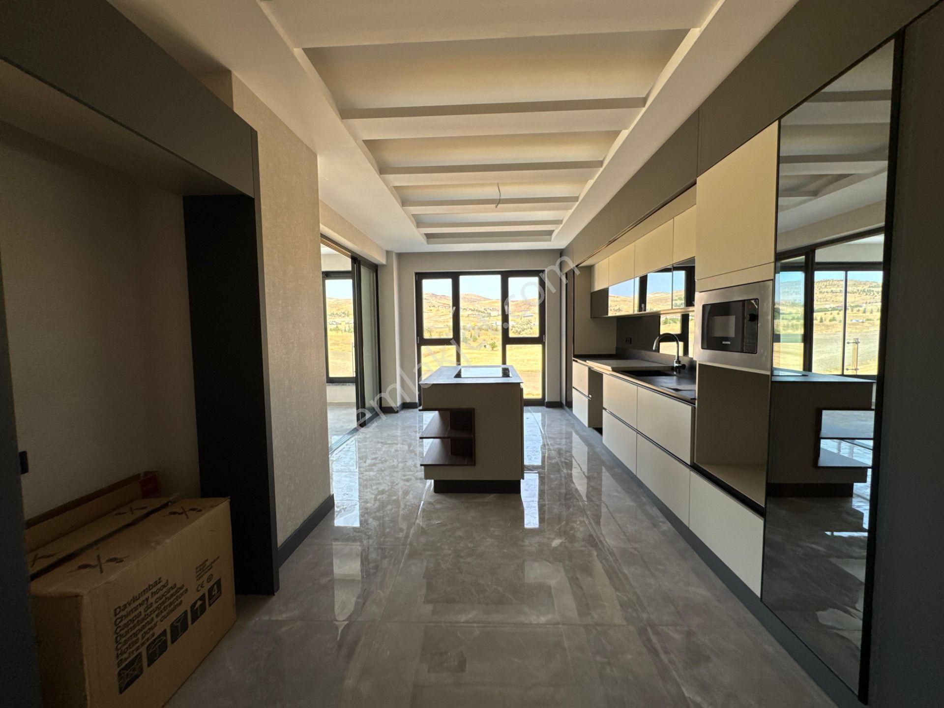 Yenimahalle Yuvaköy'de Ada Mutfaklı 4+1 Lüks Satılık Daire!! - Görsel 3