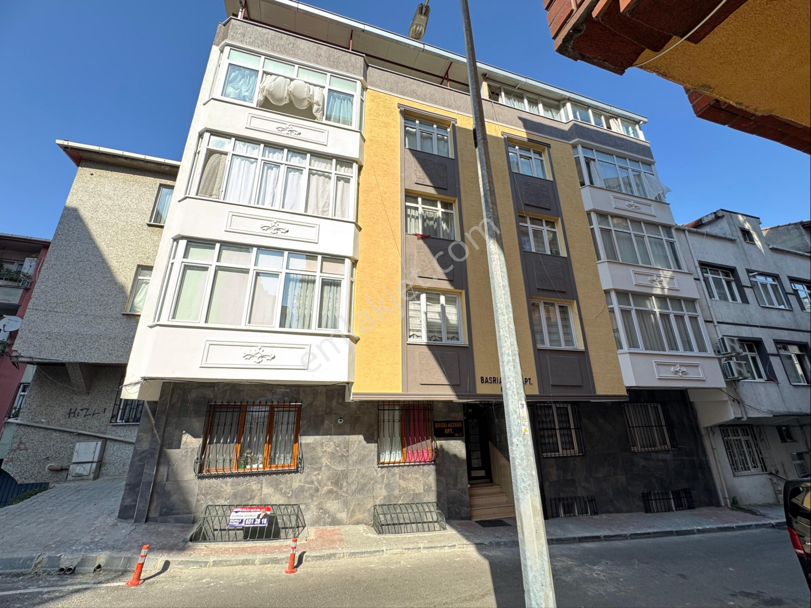 Gaziosmanpaşa Merkez 90m², 2+1 Bahçekatı Çift Wc, Kapalı Mutfak