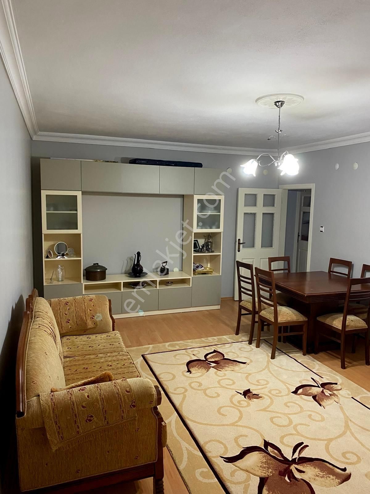 Emre Emlak'tan Selçuklu'da Arakatta Satılık Bakımlı 3+1 Daire - Görsel 3