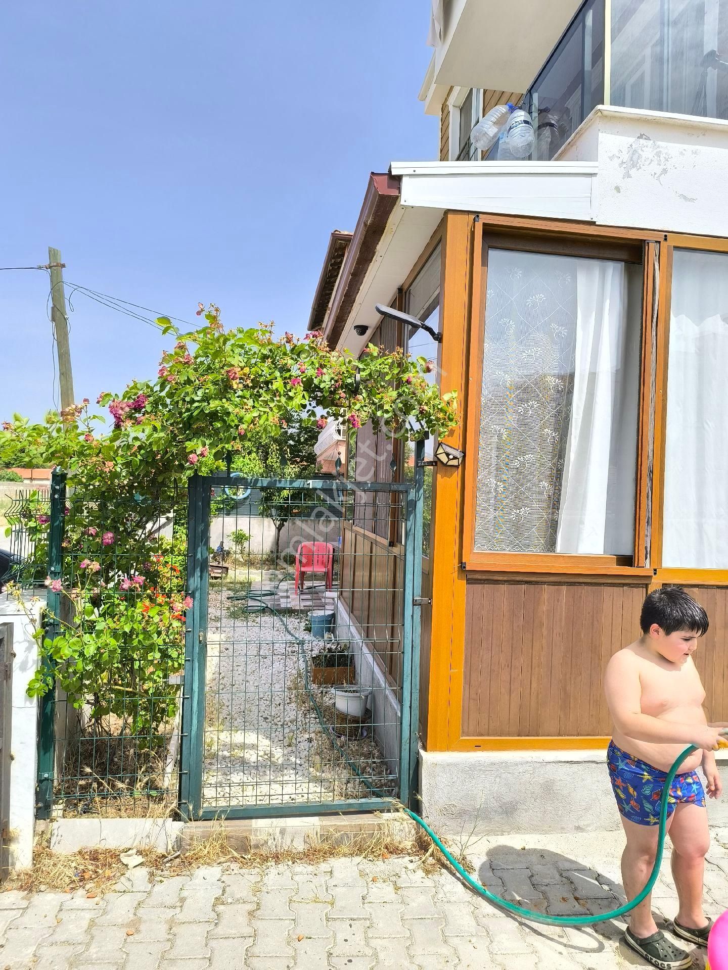 Villa Tadında Bahçeli Eşyalı Kiralık Ev - Görsel 4