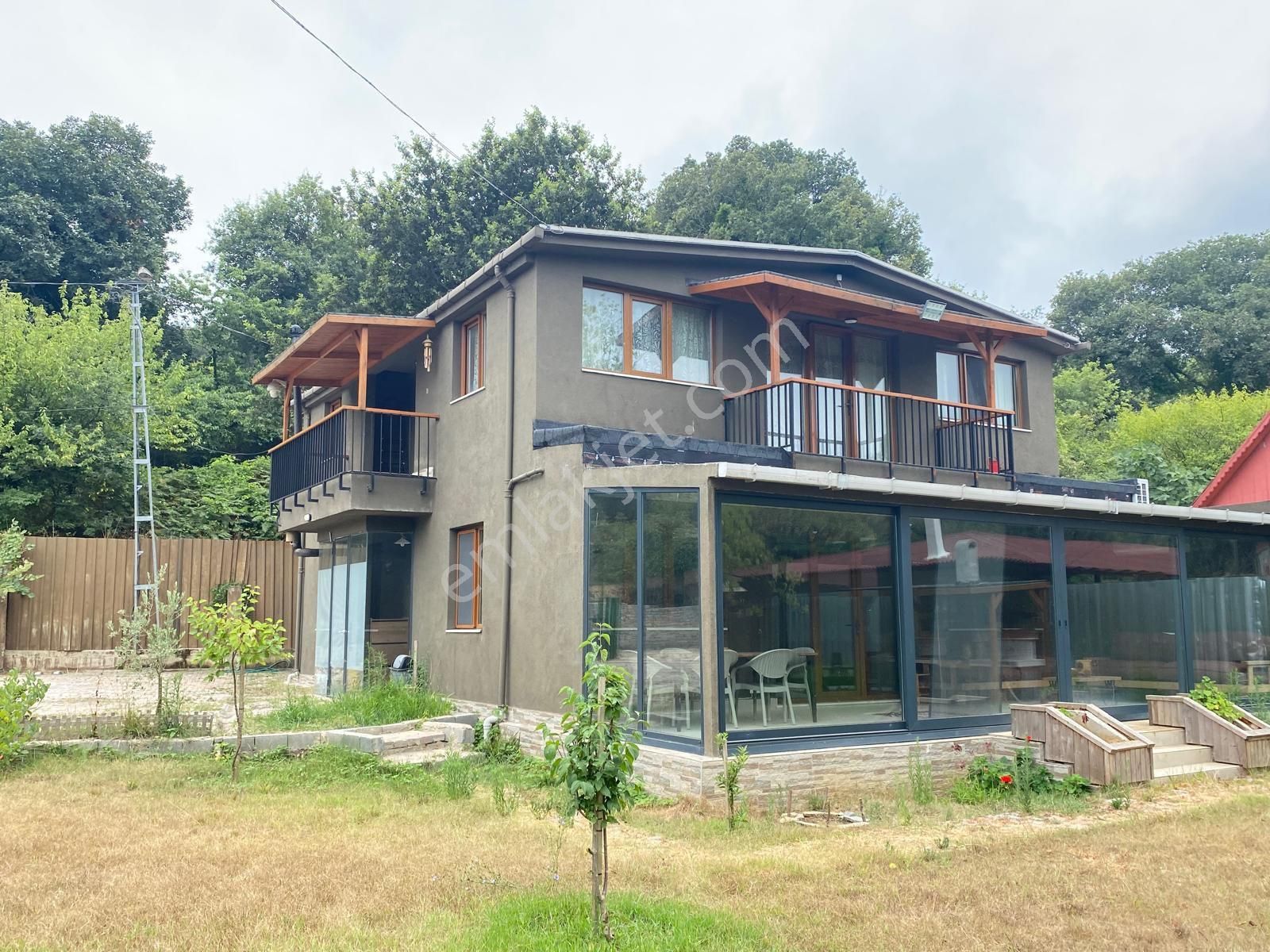 Gümüşdere'de Eşyalı 7+1 Kış Bahçeli Müstakil Villa.
