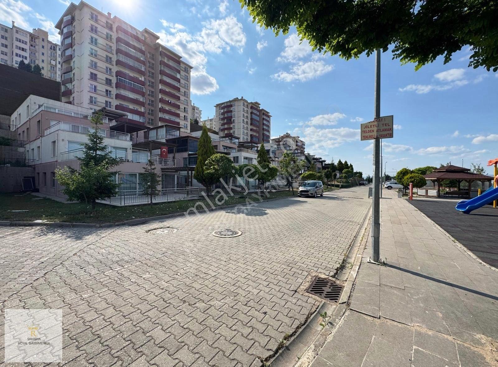 Teras Evlerde Müstakil Konsept Geniş Bahçeli 4+1 - Görsel 23