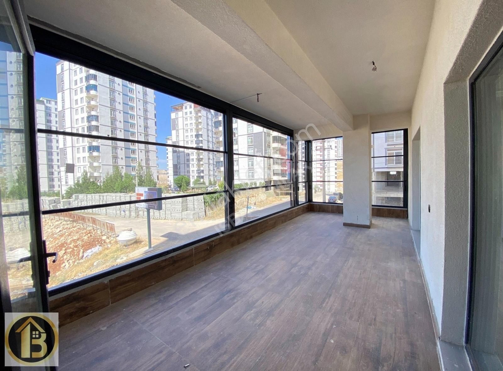 Beylerbeyi'nde 1. Katta Acil Satılık Satılık 5,5+1 Lüks Daire - Görsel 8